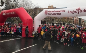 Nuevo record con 7.202 participantes en la XXXIII San Silvestre logroñesa que certificaron, bajo la lluvia, que “La Calle es para los Héroes”