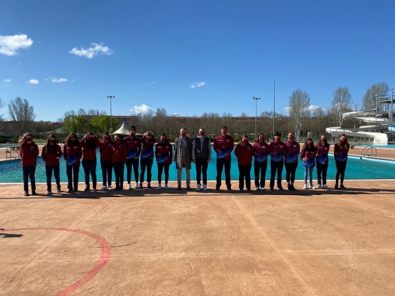 Antoñanzas felicita al Waterpolo Club  Logroño por haber conseguido impulsar “un equipo femenino de alto nivel en estos momentos tan difíciles para el deporte”