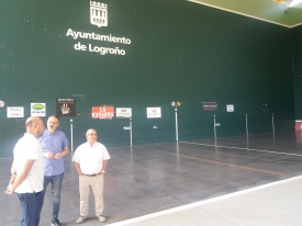 Logroño Deporte estrecha la colaboración con la Federación de Pelota como “apoyo y fomento de nuestro deporte autóctono”