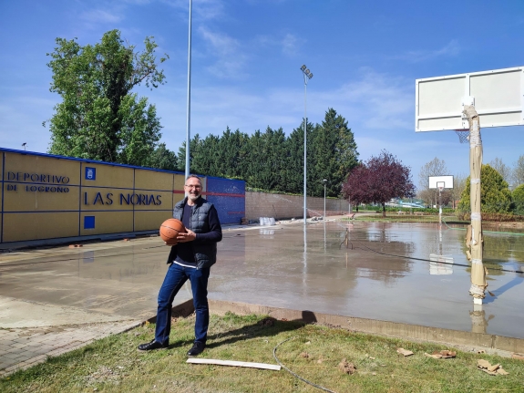 La nueva pista de baloncesto de Las Norias estará disponible la próxima semana