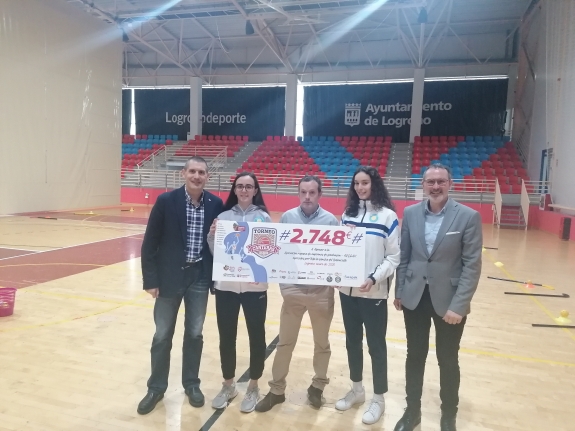 Las 1.468 canastas de 2.748 puntos logradas por los jugadores del Torneo Canteras de Navidad se convierten en ayuda para los enfermos de párkinson