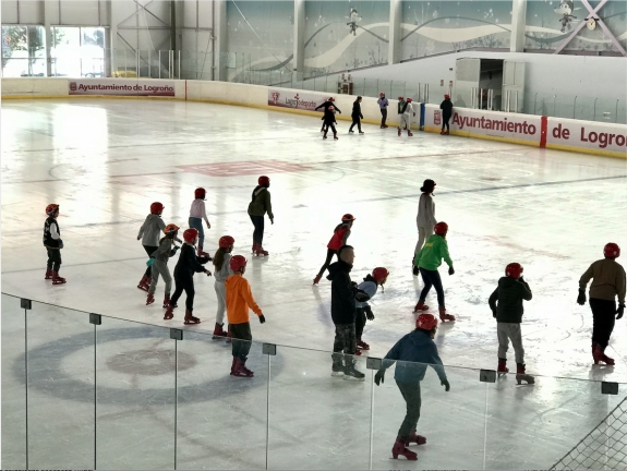 La Campaña Escolar de Patinaje sobre Hielo de Logroño Deporte sube más de un 43%, alcanzando el récord de 4.000 alumnos de Logroño y La Rioja