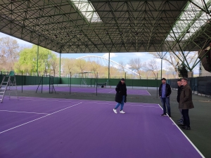 Las ocho pistas de tenis de Las Norias estarán completamente renovadas a mediados de mayo