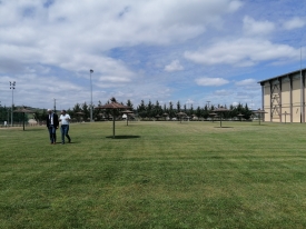 Los usuarios del solarium de Pradoviejo podrán disfrutar del conjunto de la instalación para pasear, jugar, refrescarse o comer al aire libre