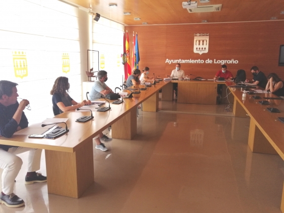 Logroño Deporte y la Federación Riojana de Fútbol colaboran en el fomento del fútbol base y utilización de las instalaciones municipales por los clubes de la ciudad