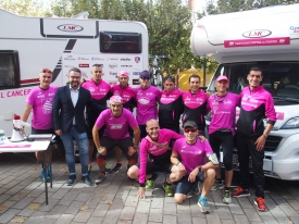 Javier Merino recibe en Logroño a los corredores y organizadores del reto solidario y deportivo 'Zancadas contra el cáncer'