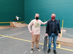 Cerca de medio centenar de niños y niñas aprenderán skate con la nueva escuela deportiva municipal puesta en marcha este año por Logroño Deporte