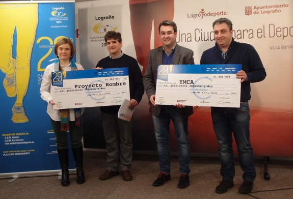 El Ayuntamiento y Logroño Deporte entregan a YMCA La Rioja y Proyecto Hombre los 3.164 euros recaudados en la San Silvestre