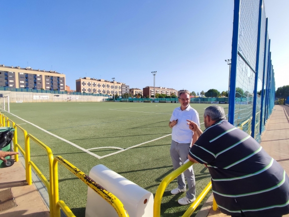 Antoñanzas anuncia la renovación de dos nuevos campos de fútbol de base para el año que viene