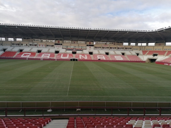 El nuevo césped de Las Gaunas está totalmente instalado y preparado para el partido del próximo sábado