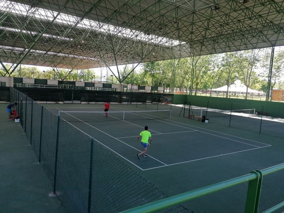 Logroño Deporte adjudica la renovación de las ocho pistas de tenis de Las Norias que estarán terminadas para mayo
