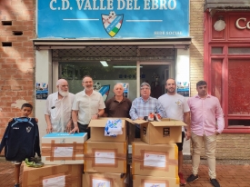 Los niños y niñas saharauis disfrutarán de más de un centenar de prendas deportivas donadas por Logroño Deporte, Federación de Fútbol y Club Valle del Ebro