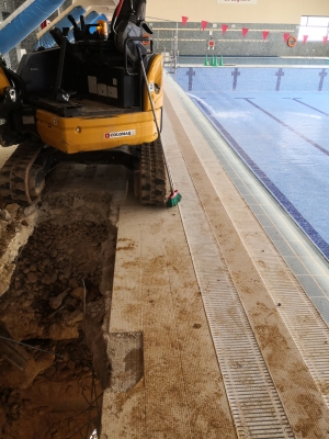 Las obras de reparación de la piscina climatizada de Las Gaunas se prolongarán durante dos meses